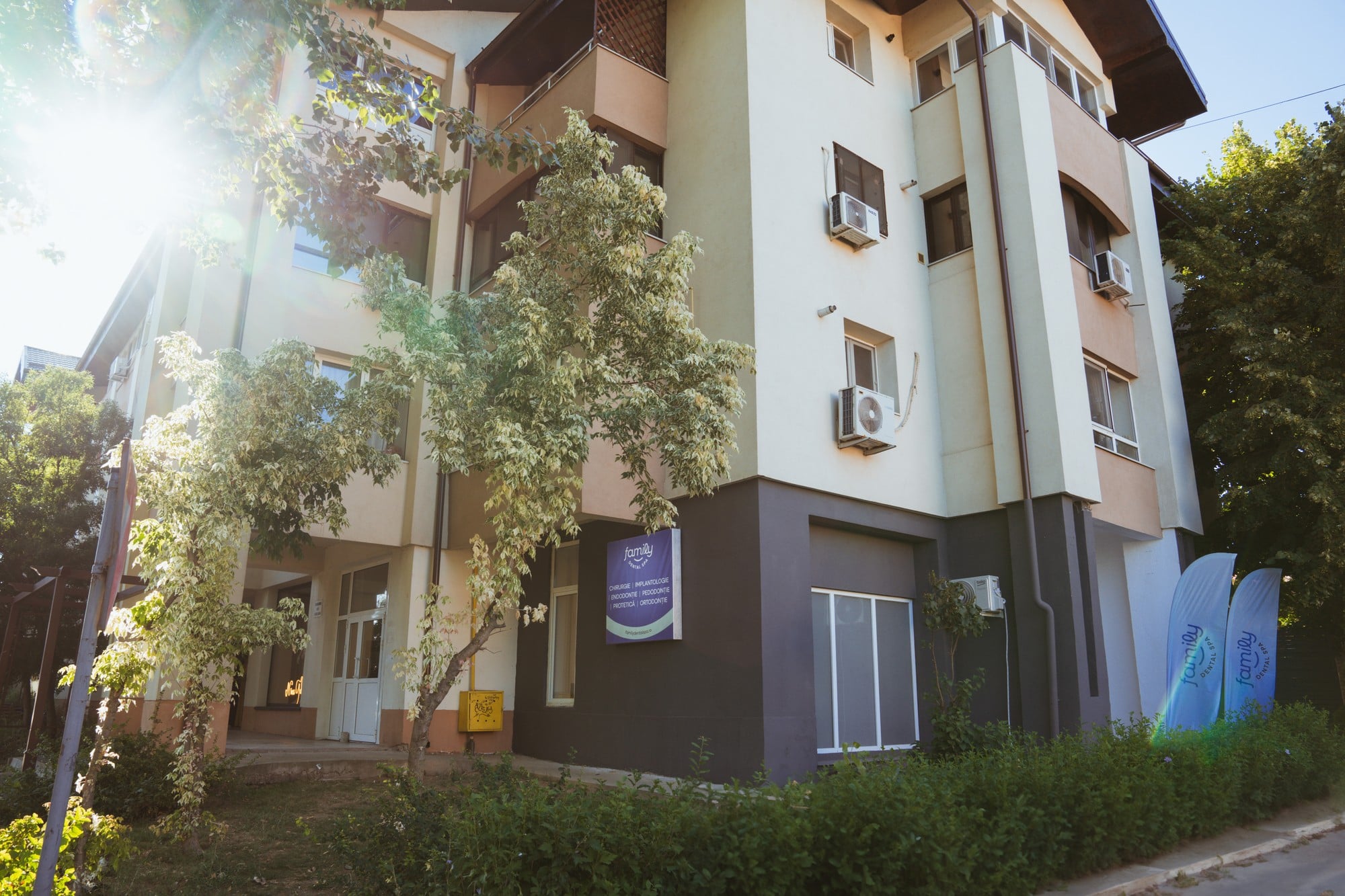 Clădirea clinicii Family Dental Spa din Otopeni